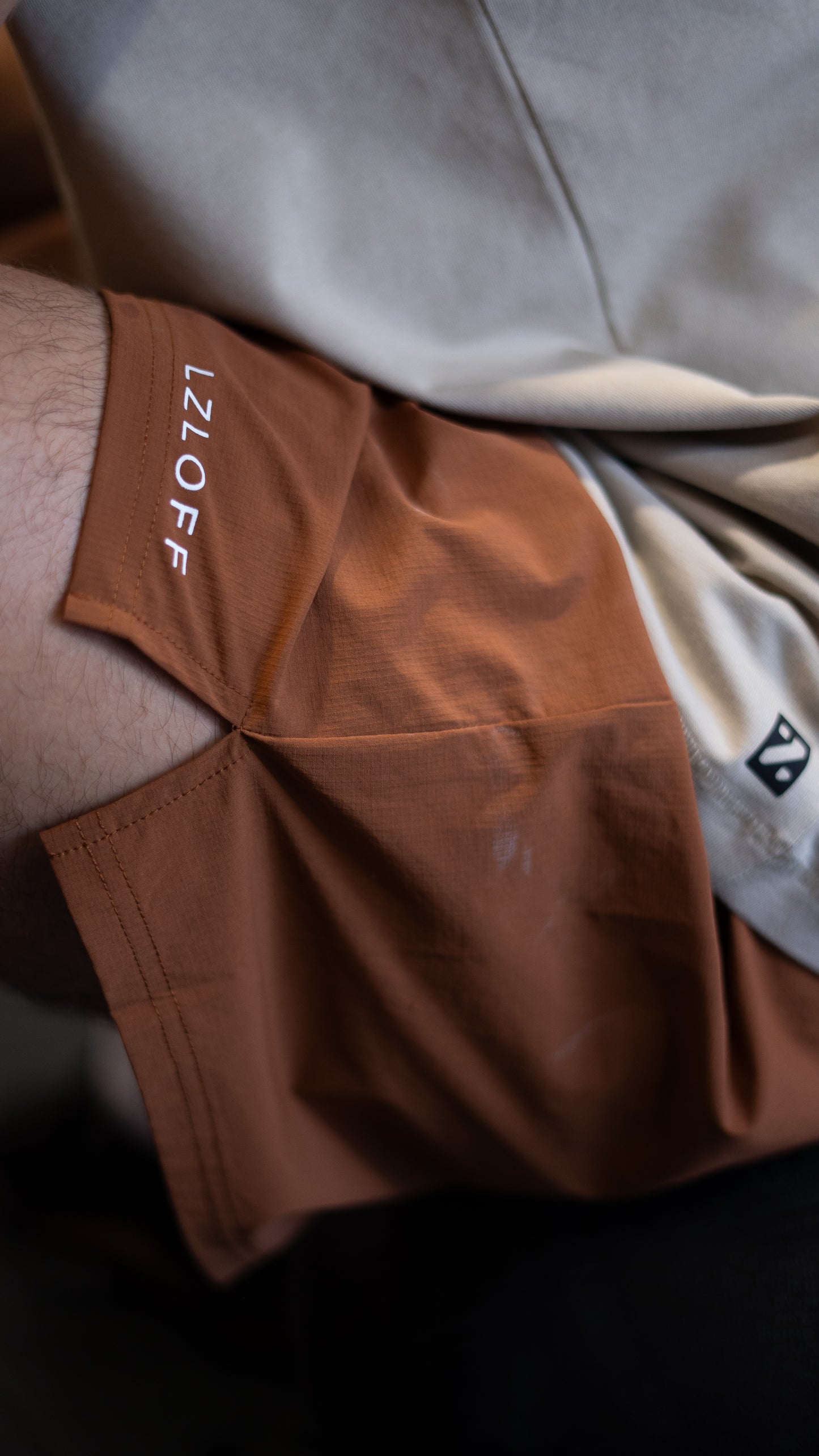 short "asphalt" - marron